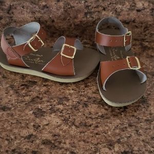 Toddler sandals size 8